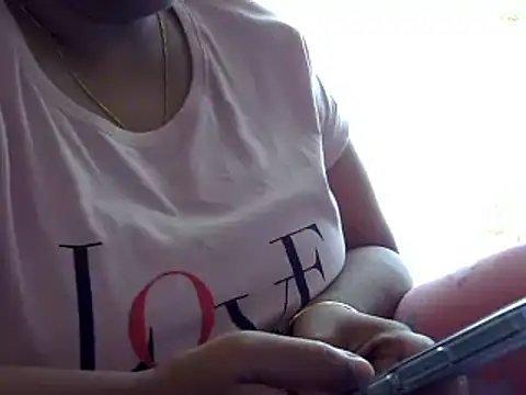 Snapshot of Riya_riyaa chatting on January 1, 2025, 2:19 am Riya riyaa online show from January 1, 2025, 2:19 am