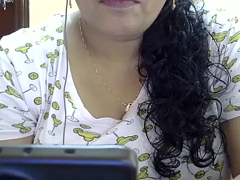 Snapshot of Riya_riyaa chatting on September 14, 2025, 6:12 am Riya riyaa online show from September 14, 2025, 6:12 am