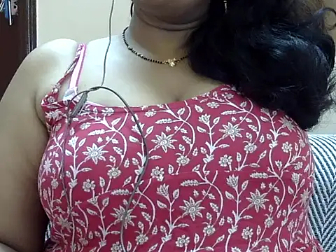 Snapshot of Riya_riyaa chatting on October 9, 2025, 10:02 am Riya riyaa online show from October 9, 2025, 10:02 am