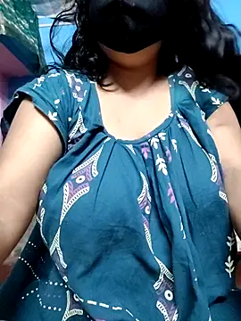 Snapshot of BERRY_00 chatting on October 3, 2025, 10:12 am BERRY 00 online show from October 3, 2025, 10:12 am