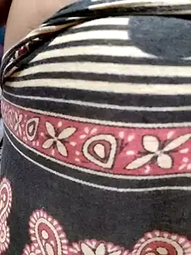 Snapshot of BERRY_00 chatting on October 4, 2025, 10:02 am BERRY 00 online show from October 4, 2025, 10:02 am