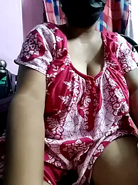 BERRY 00 online show from May 4, 2026, 6:04 pm