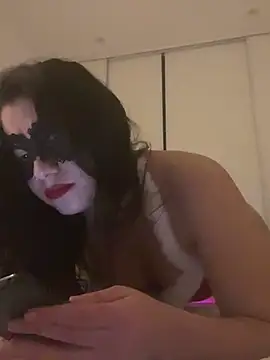 LindaCrouz online show from December 13, 2024, 12:20 am