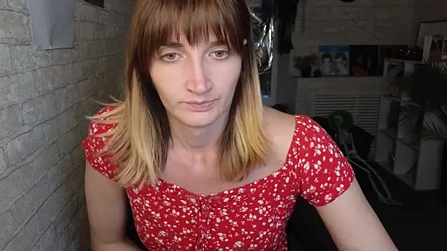 Nika Kitten online show from May 7, 2026, 10:42 am