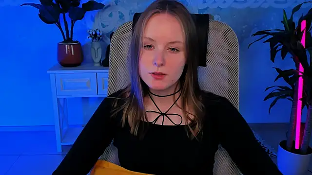 Snapshot of VivienLeeigh chatting on December 10, 2024, 7:22 pm VivienLeeigh online show from December 10, 2024, 7:22 pm