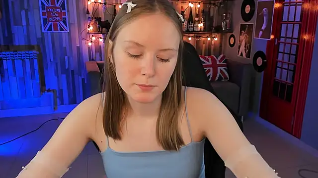 Snapshot of VivienLeeigh chatting on December 12, 2024, 8:21 pm VivienLeeigh online show from December 12, 2024, 8:21 pm