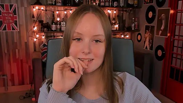 Snapshot of VivienLeeigh chatting on December 24, 2024, 7:22 pm VivienLeeigh online show from December 24, 2024, 7:22 pm