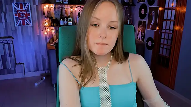 Snapshot of VivienLeeigh chatting on December 30, 2024, 12:09 pm VivienLeeigh online show from December 30, 2024, 12:09 pm