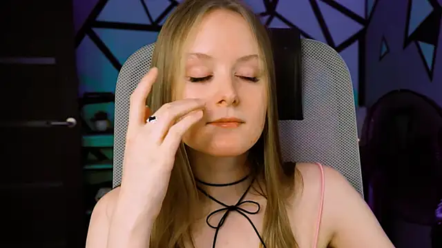 Snapshot of VivienLeeigh chatting on January 19, 2025, 3:21 pm VivienLeeigh online show from January 19, 2025, 3:21 pm