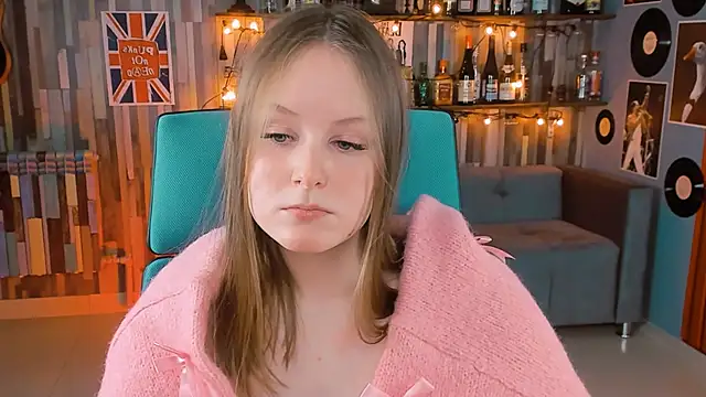 Snapshot of VivienLeeigh chatting on January 22, 2025, 1:53 pm VivienLeeigh online show from January 22, 2025, 1:53 pm