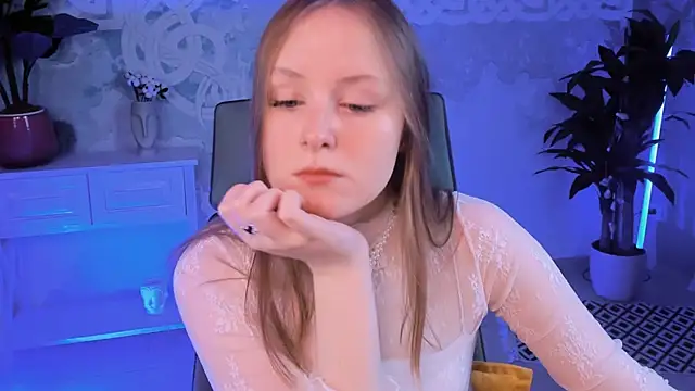 Snapshot of VivienLeeigh chatting on February 8, 2025, 9:03 am VivienLeeigh online show from February 8, 2025, 9:03 am