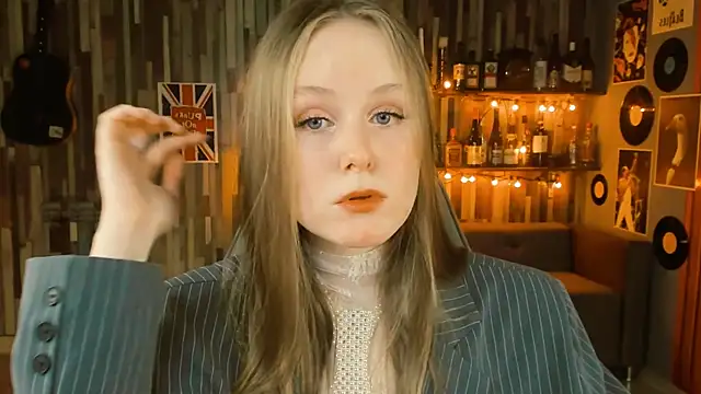 Snapshot of VivienLeeigh chatting on February 20, 2025, 1:08 pm VivienLeeigh online show from February 20, 2025, 1:08 pm