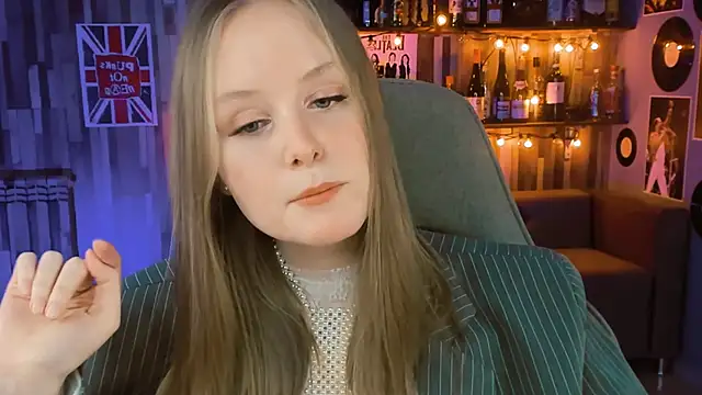 Snapshot of VivienLeeigh chatting on February 20, 2025, 7:30 pm VivienLeeigh online show from February 20, 2025, 7:30 pm