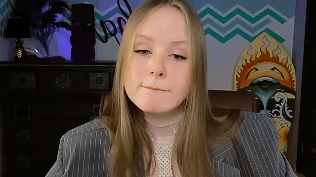 Snapshot of VivienLeeigh chatting on February 22, 2025, 9:12 am VivienLeeigh online show from February 22, 2025, 9:12 am