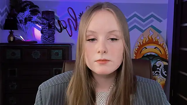 Snapshot of VivienLeeigh chatting on February 22, 2025, 3:25 pm VivienLeeigh online show from February 22, 2025, 3:25 pm