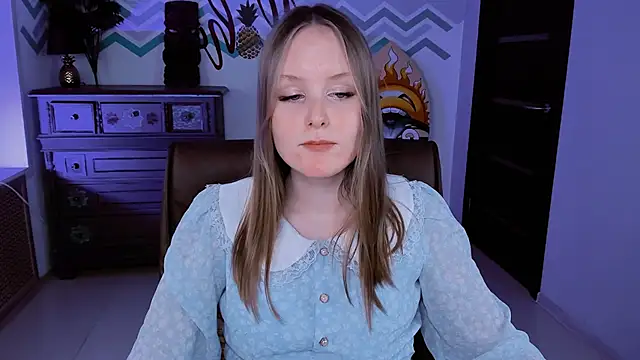 Snapshot of VivienLeeigh chatting on March 13, 2025, 8:11 pm VivienLeeigh online show from March 13, 2025, 8:11 pm