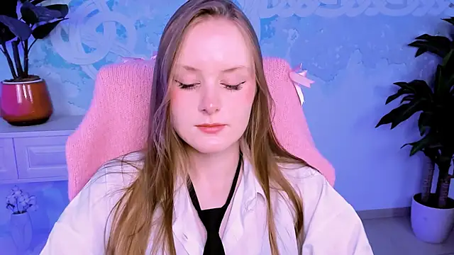 Snapshot of VivienLeeigh chatting on October 13, 2025, 1:44 pm VivienLeeigh online show from October 13, 2025, 1:44 pm