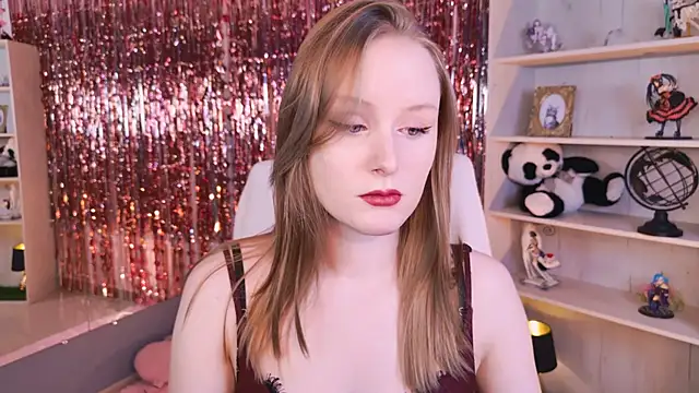 VivienLeeigh online show from March 21, 2026, 5:56 am