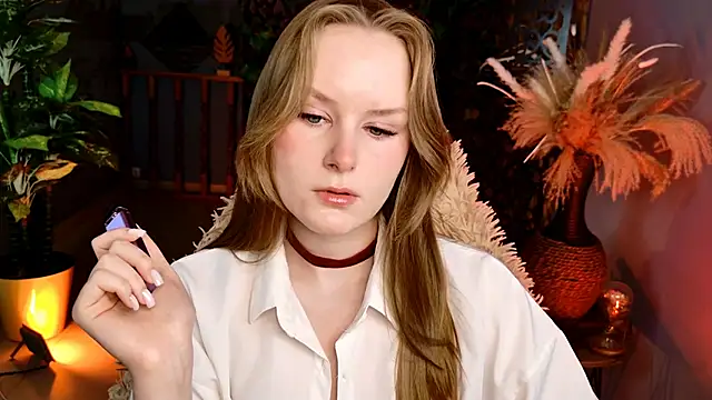 Snapshot of VivienLeeigh chatting on May 18, 2026, 5:13 am VivienLeeigh online show from May 18, 2026, 5:13 am