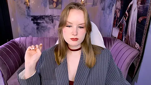 Snapshot of VivienLeeigh chatting on June 2, 2026, 1:51 am VivienLeeigh online show from June 2, 2026, 1:51 am