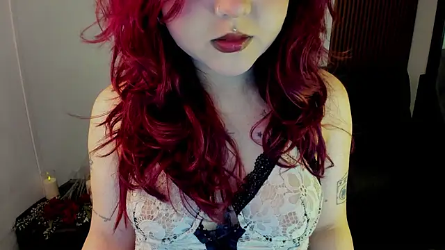 Snapshot of crimson_tati_ chatting on November 7, 2025, 4:01 am crimson tati online show from November 7, 2025, 4:01 am