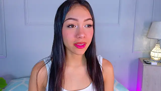 MiaOconner online show from September 24, 2025, 8:34 pm