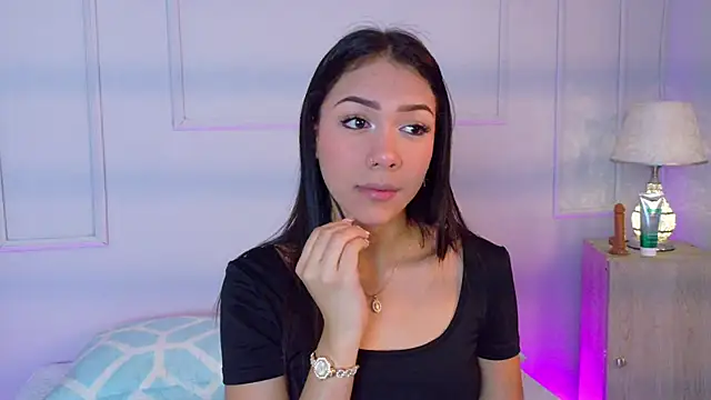 MiaOconner online show from October 7, 2025, 8:17 pm