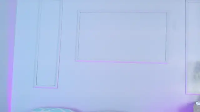 MiaOconner online show from October 8, 2025, 7:33 pm