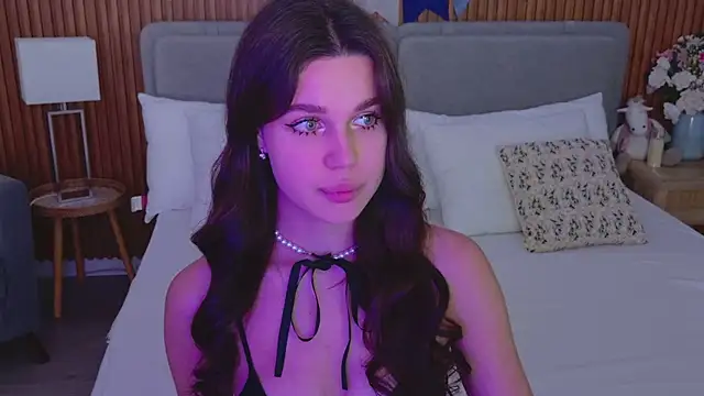 Snapshot of RihannaRose chatting on September 29, 2025, 5:07 pm RihannaRose online show from September 29, 2025, 5:07 pm