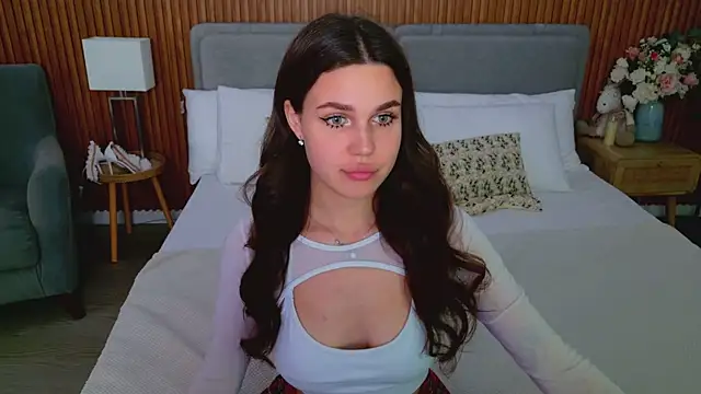 Snapshot of RihannaRose chatting on October 15, 2025, 5:02 pm RihannaRose online show from October 15, 2025, 5:02 pm