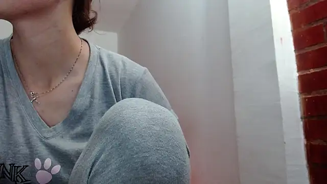 Snapshot of holy_juli chatting on March 10, 2026, 4:06 am holy juli online show from March 10, 2026, 4:06 am