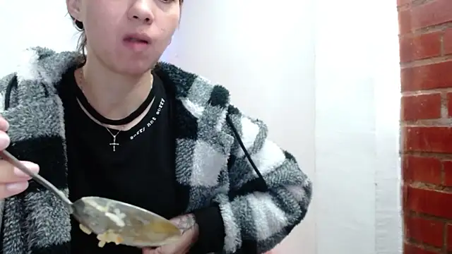 Snapshot of holy_juli chatting on March 13, 2026, 3:13 am holy juli online show from March 13, 2026, 3:13 am