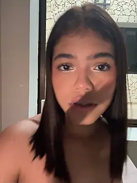 KellyOlsenbe online show from March 10, 2026, 8:47 pm