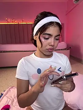 KellyOlsenbe online show from March 16, 2026, 8:57 pm