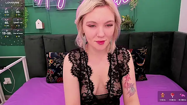 Fluffy Monica online show from December 17, 2024, 1:18 am