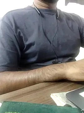 knighttriderr online show from February 12, 2025, 6:29 am