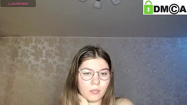 Snapshot of holy_michela chatting on December 5, 2024, 2:31 am holy michela online show from December 5, 2024, 2:31 am