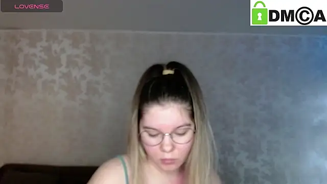 Snapshot of holy_michela chatting on January 14, 2025, 2:19 am holy michela online show from January 14, 2025, 2:19 am