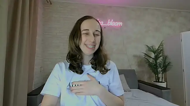 Anika bloom online show from February 2, 2025, 10:06 pm