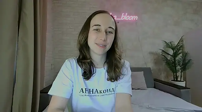 Anika bloom online show from February 3, 2025, 4:14 am
