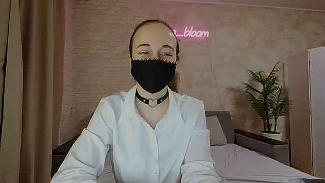 Anika bloom online show from February 4, 2025, 9:41 pm