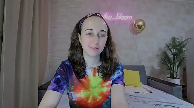 Anika bloom online show from February 17, 2025, 3:47 am