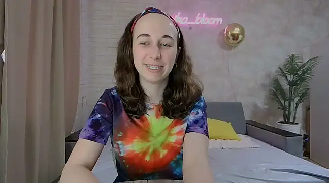Anika bloom online show from February 17, 2025, 7:26 am