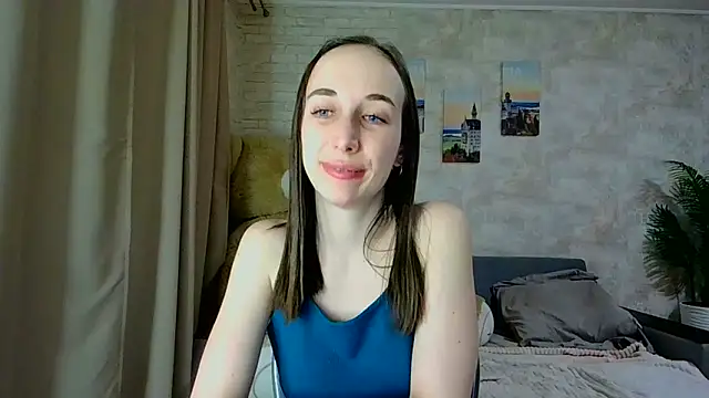 Snapshot of Anika_bloom chatting on February 8, 2026, 8:01 pm Anika bloom online show from February 8, 2026, 8:01 pm