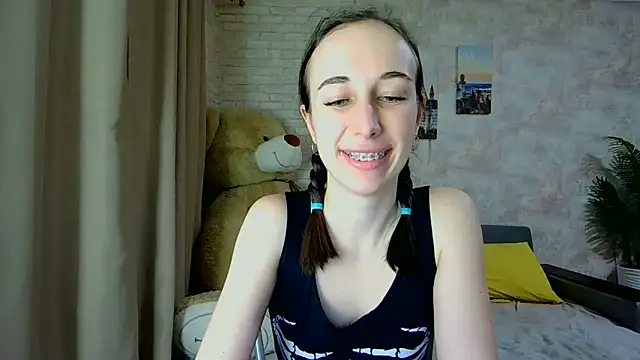 Snapshot of Anika_bloom chatting on February 13, 2026, 6:53 am Anika bloom online show from February 13, 2026, 6:53 am