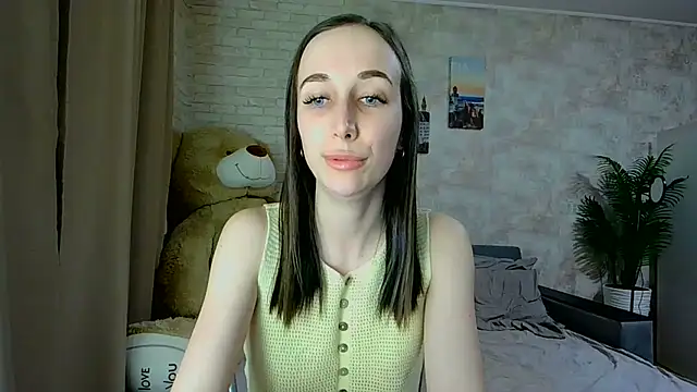 Snapshot of Anika_bloom chatting on February 24, 2026, 6:39 pm Anika bloom online show from February 24, 2026, 6:39 pm