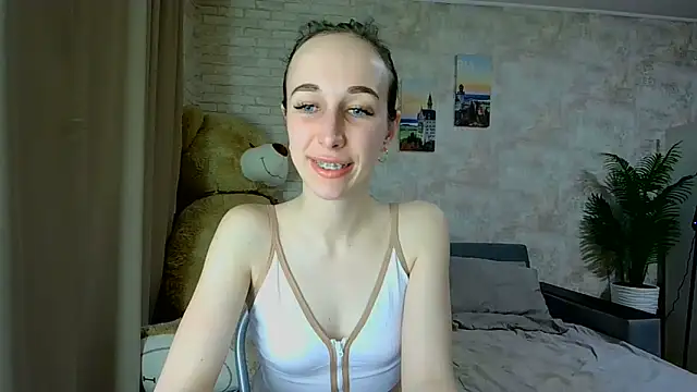 Snapshot of Anika_bloom chatting on February 25, 2026, 5:44 pm Anika bloom online show from February 25, 2026, 5:44 pm
