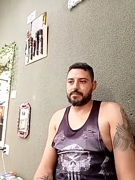 P4uzud4O online show from April 28, 2026, 8:47 pm