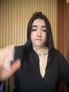 Snapshot of Nickiiiii chatting on October 4, 2025, 9:35 pm Nickiiiii online show from October 4, 2025, 9:35 pm