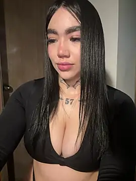 Nickiiiii online show from February 20, 2026, 7:10 am